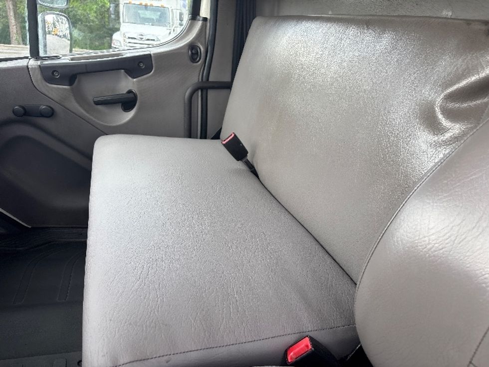 Medium Duty Box Truck-Light and Medium Duty Trucks-Freightliner-2019-M2-West Columbia-SC-181,129\n\t\tmiles-$ 52,000 - Image 19