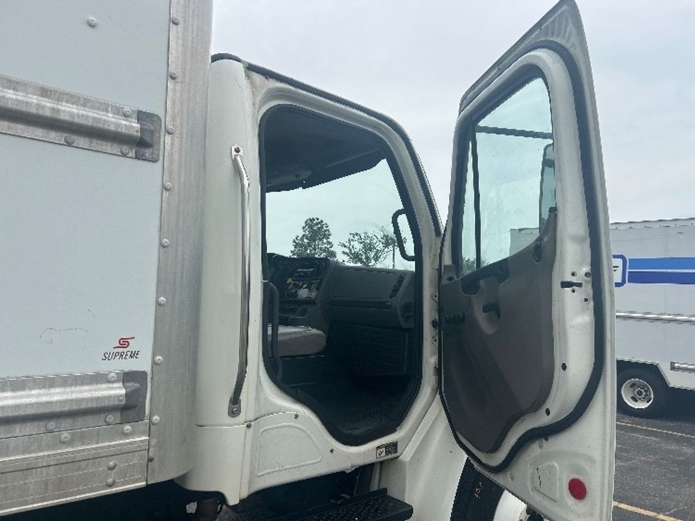 Medium Duty Box Truck-Light and Medium Duty Trucks-Freightliner-2019-M2-West Columbia-SC-181,129\n\t\tmiles-$ 52,000 - Image 20