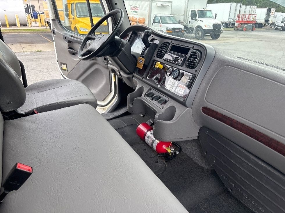 Medium Duty Box Truck-Light and Medium Duty Trucks-Freightliner-2019-M2-West Columbia-SC-181,129\n\t\tmiles-$ 52,000 - Image 22