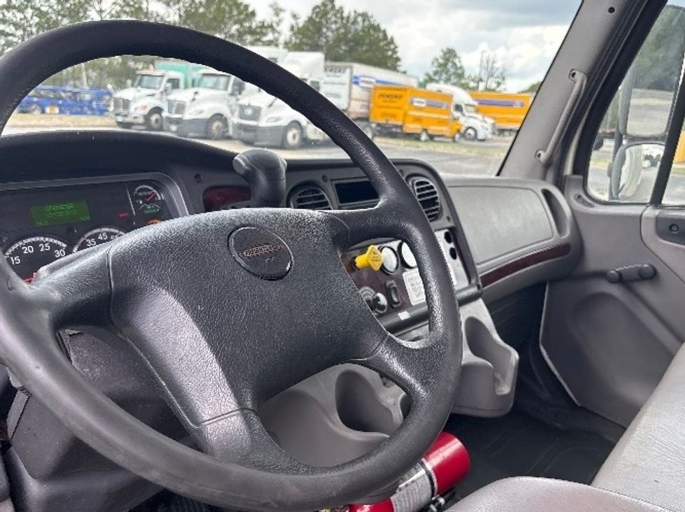 Medium Duty Box Truck-Light and Medium Duty Trucks-Freightliner-2019-M2-West Columbia-SC-181,810\n\t\tmiles-$ 51,750 - Image 17
