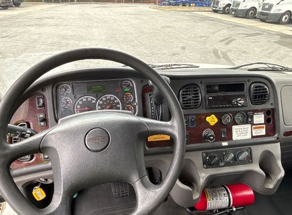 Medium Duty Box Truck-Light and Medium Duty Trucks-Freightliner-2019-M2-West Columbia-SC-181,810\n\t\tmiles-$ 51,750 - Image 18