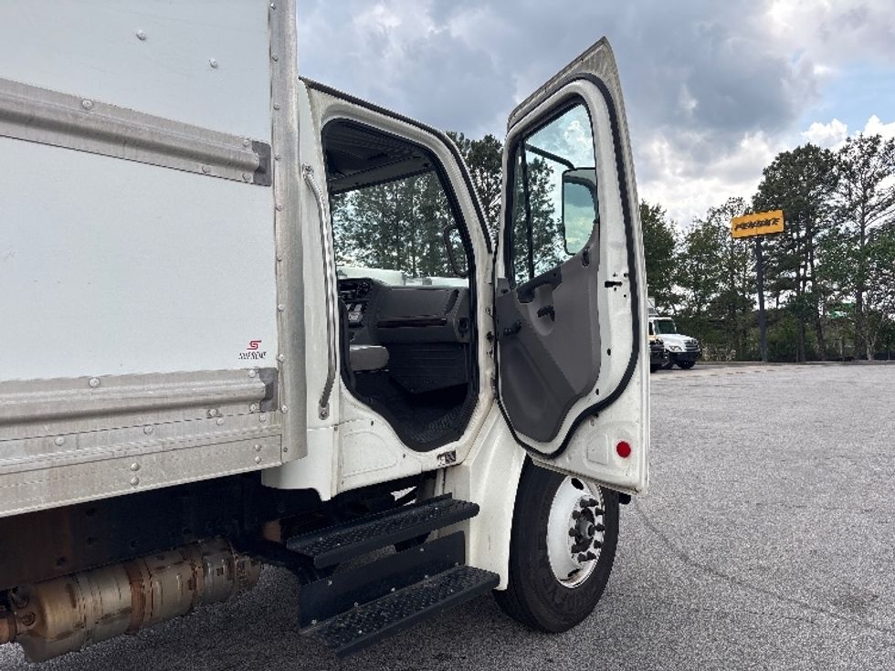 Medium Duty Box Truck-Light and Medium Duty Trucks-Freightliner-2019-M2-West Columbia-SC-181,810\n\t\tmiles-$ 51,750 - Image 20