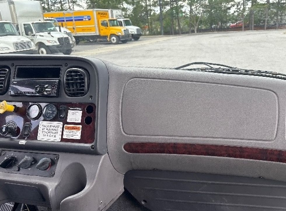 Medium Duty Box Truck-Light and Medium Duty Trucks-Freightliner-2019-M2-West Columbia-SC-181,810\n\t\tmiles-$ 51,750 - Image 21