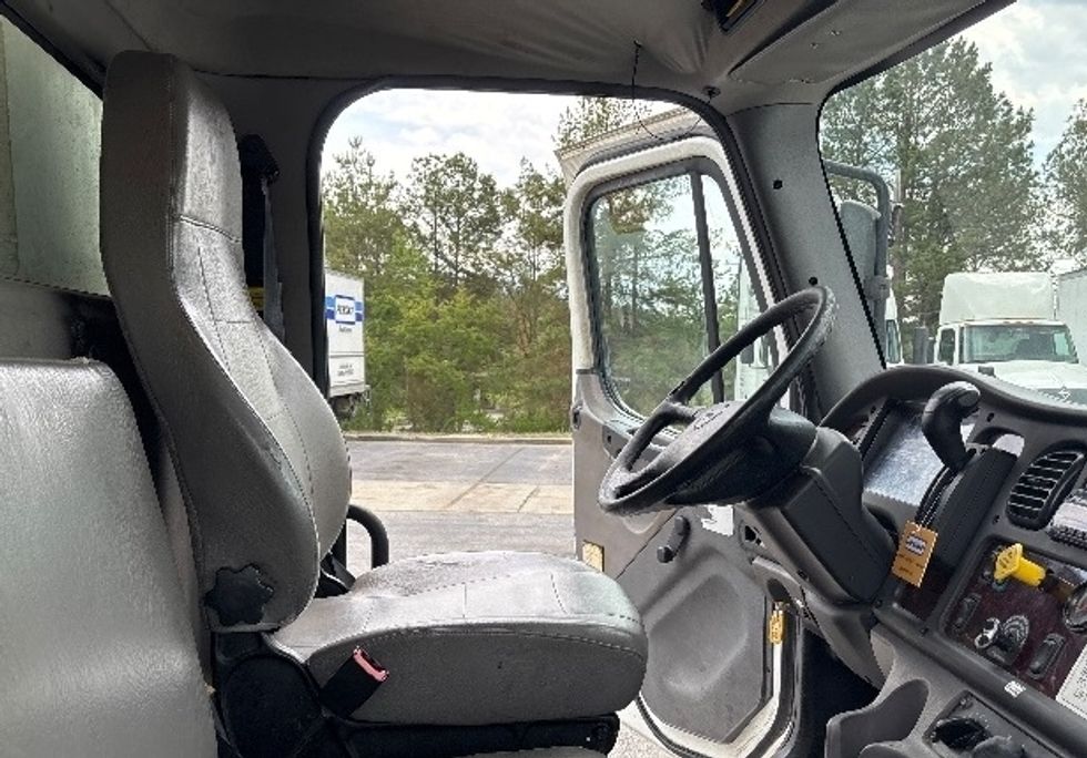 Medium Duty Box Truck-Light and Medium Duty Trucks-Freightliner-2019-M2-West Columbia-SC-181,810\n\t\tmiles-$ 51,750 - Image 22