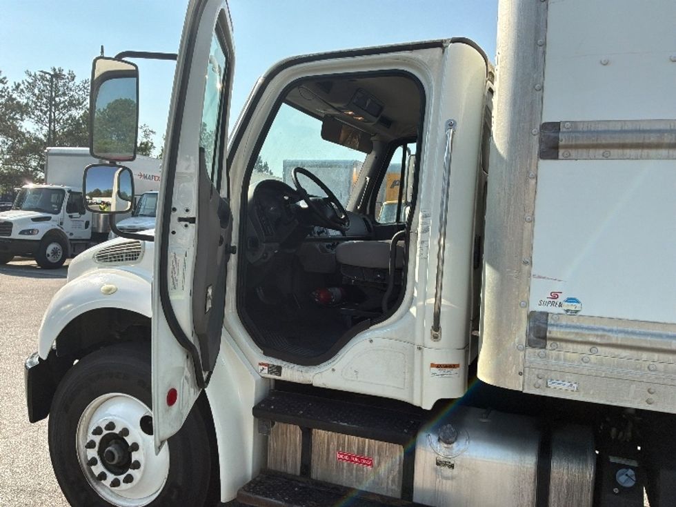 Medium Duty Box Truck-Light and Medium Duty Trucks-Freightliner-2019-M2-West Columbia-SC-188,633\n\t\tmiles-$ 58,500 - Image 16