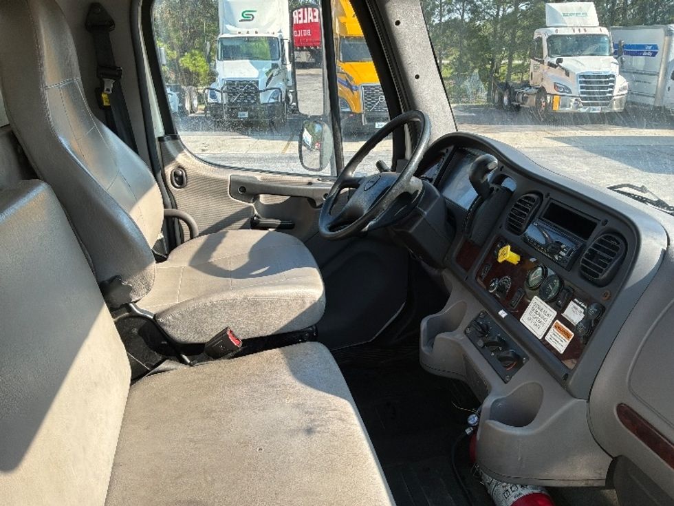 Medium Duty Box Truck-Light and Medium Duty Trucks-Freightliner-2019-M2-West Columbia-SC-188,633\n\t\tmiles-$ 58,500 - Image 22