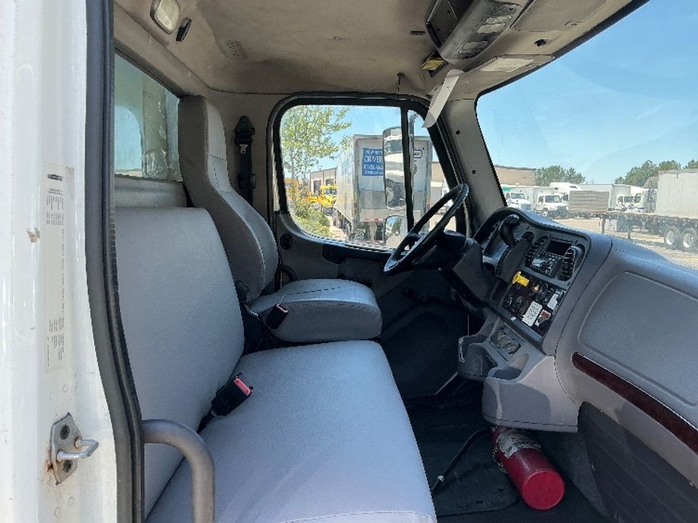 Medium Duty Box Truck-Light and Medium Duty Trucks-Freightliner-2019-M2-West Columbia-SC-207,141\n\t\tmiles-$ 48,000 - Image 22