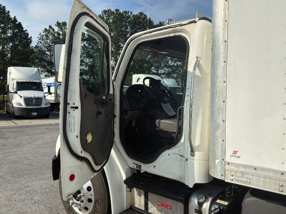 Medium Duty Box Truck-Light and Medium Duty Trucks-Freightliner-2019-M2-West Columbia-SC-237,666\n\t\tmiles-$ 39,750 - Image 15
