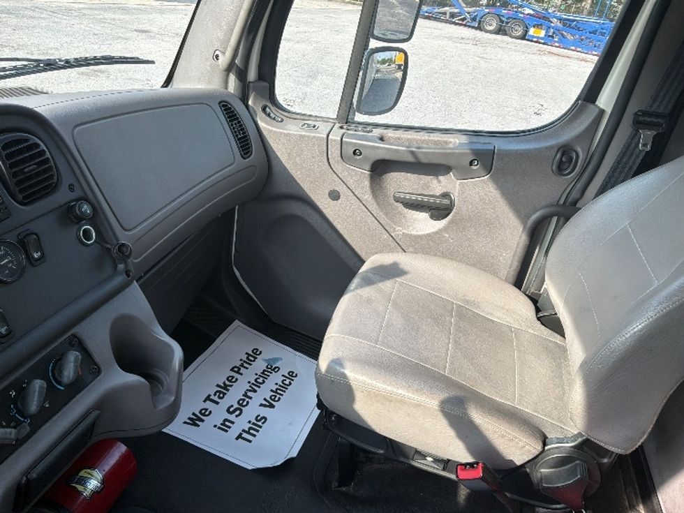 Medium Duty Box Truck-Light and Medium Duty Trucks-Freightliner-2019-M2-West Columbia-SC-237,666\n\t\tmiles-$ 39,750 - Image 18