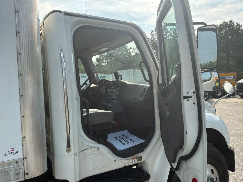 Medium Duty Box Truck-Light and Medium Duty Trucks-Freightliner-2019-M2-West Columbia-SC-237,666\n\t\tmiles-$ 39,750 - Image 19