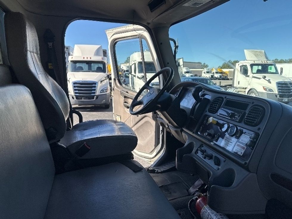 Medium Duty Box Truck-Light and Medium Duty Trucks-Freightliner-2019-M2-West Columbia-SC-309,299\n\t\tmiles-$ 30,250 - Image 21