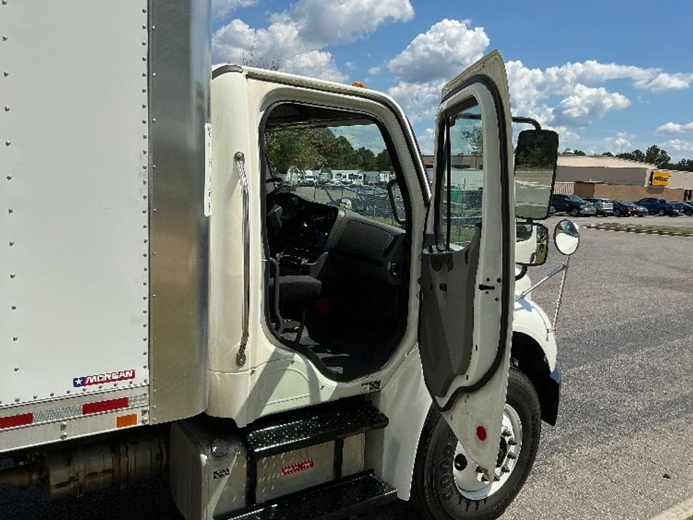 Medium Duty Box Truck-Light and Medium Duty Trucks-Freightliner-2019-M2-West Columbia-SC-84,696\n\t\tmiles-$ 60,250 - Image 20