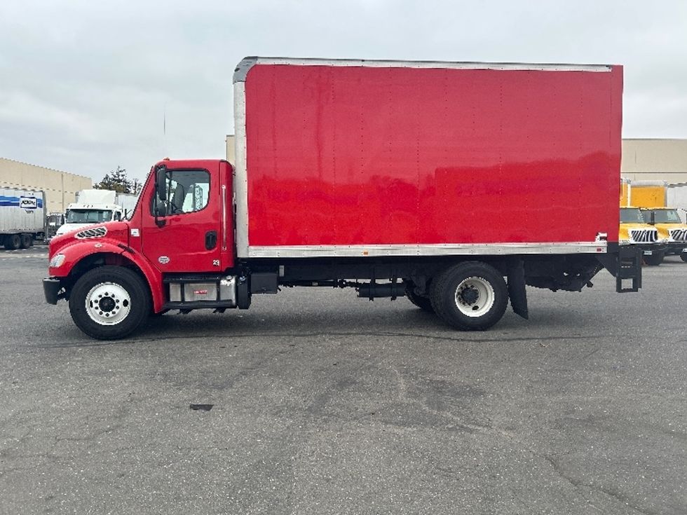 Medium Duty Box Truck-Light and Medium Duty Trucks-Freightliner-2019-M2-West Sacramento-CA-122,803\n\t\tmiles-$ 49,500 - Image 4