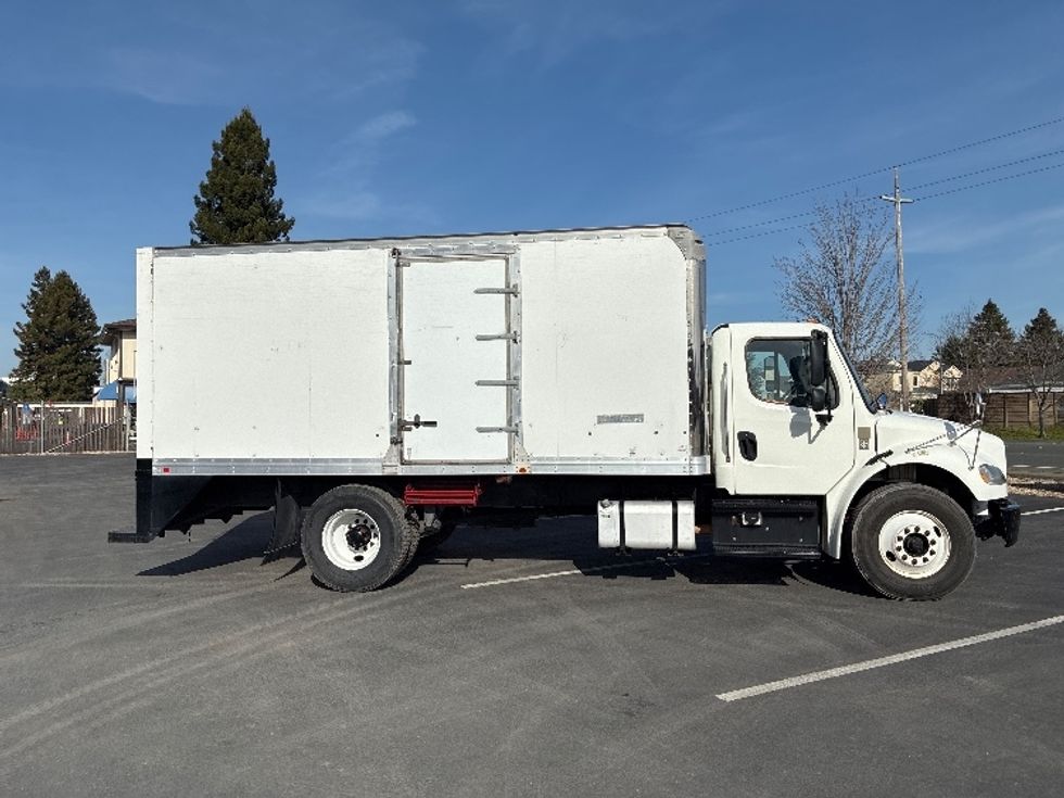 Medium Duty Box Truck-Light and Medium Duty Trucks-Freightliner-2019-M2-West Sacramento-CA-124,180\n\t\tmiles-$ 40,500 - Image 14