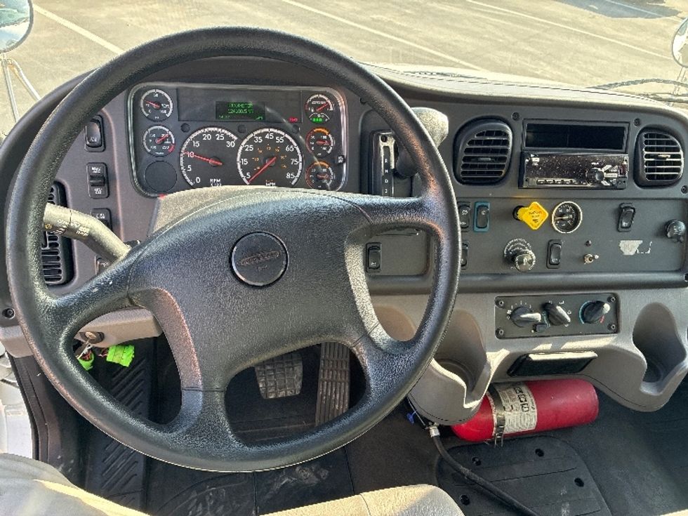 Medium Duty Box Truck-Light and Medium Duty Trucks-Freightliner-2019-M2-West Sacramento-CA-124,180\n\t\tmiles-$ 40,500 - Image 17