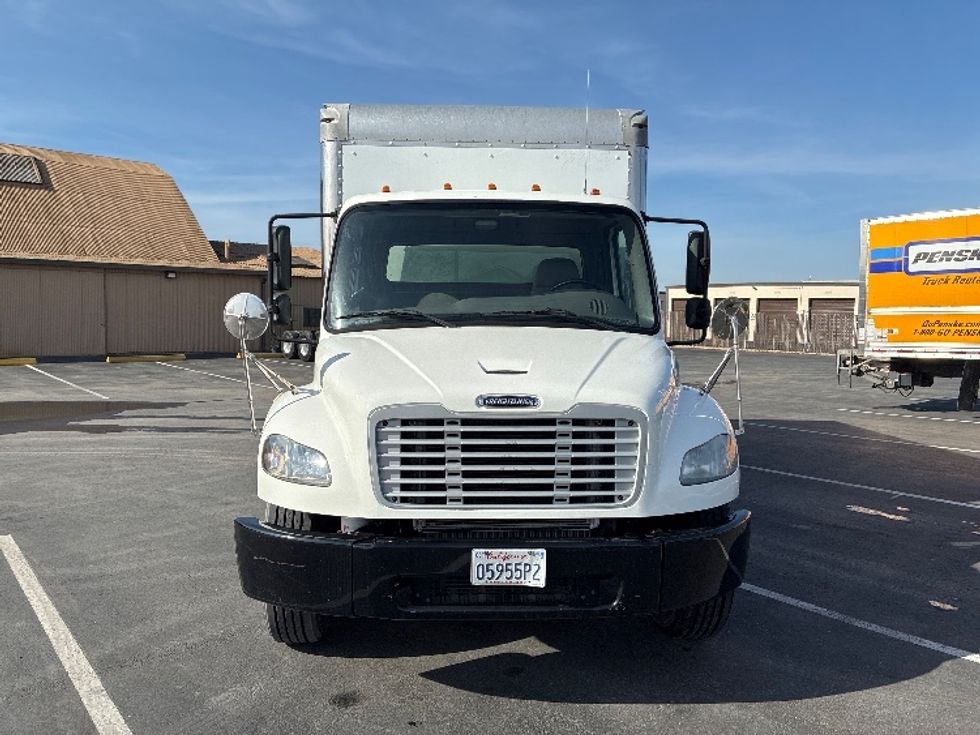 Medium Duty Box Truck-Light and Medium Duty Trucks-Freightliner-2019-M2-West Sacramento-CA-124,180\n\t\tmiles-$ 40,500 - Image 2