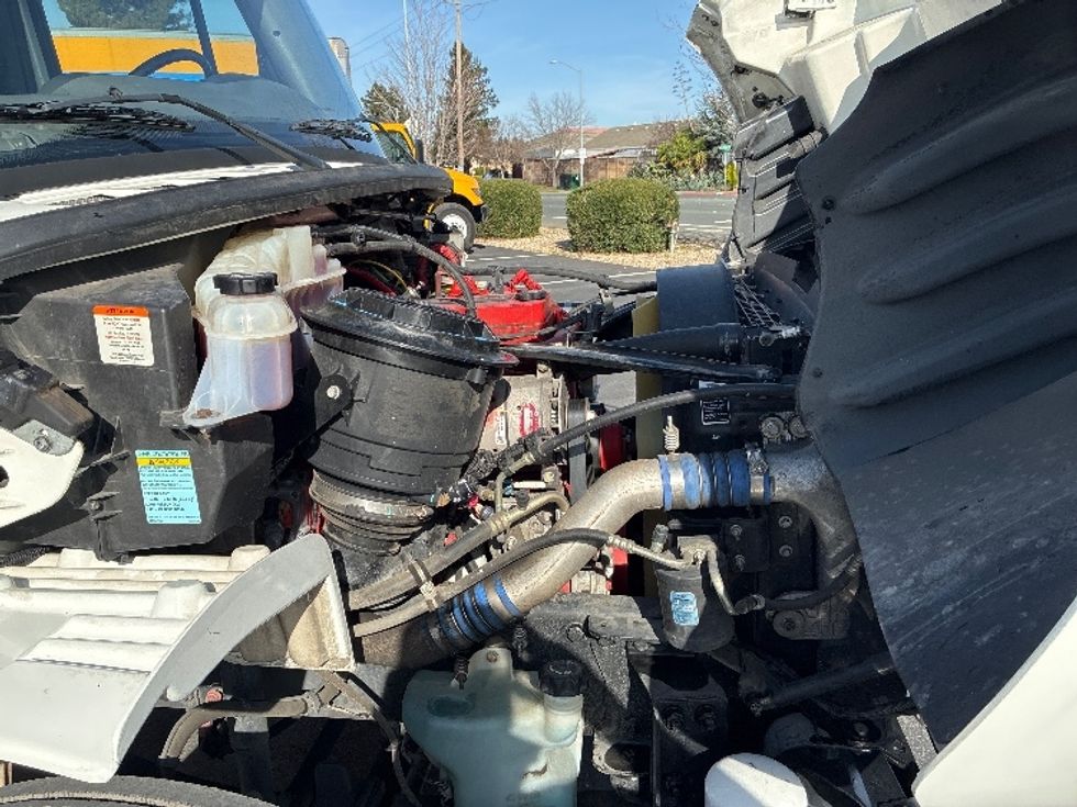 Medium Duty Box Truck-Light and Medium Duty Trucks-Freightliner-2019-M2-West Sacramento-CA-124,180\n\t\tmiles-$ 40,500 - Image 22