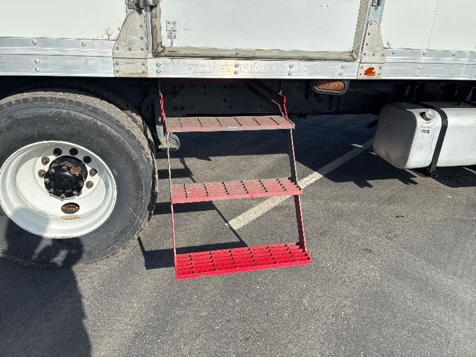Medium Duty Box Truck-Light and Medium Duty Trucks-Freightliner-2019-M2-West Sacramento-CA-124,180\n\t\tmiles-$ 40,500 - Image 24