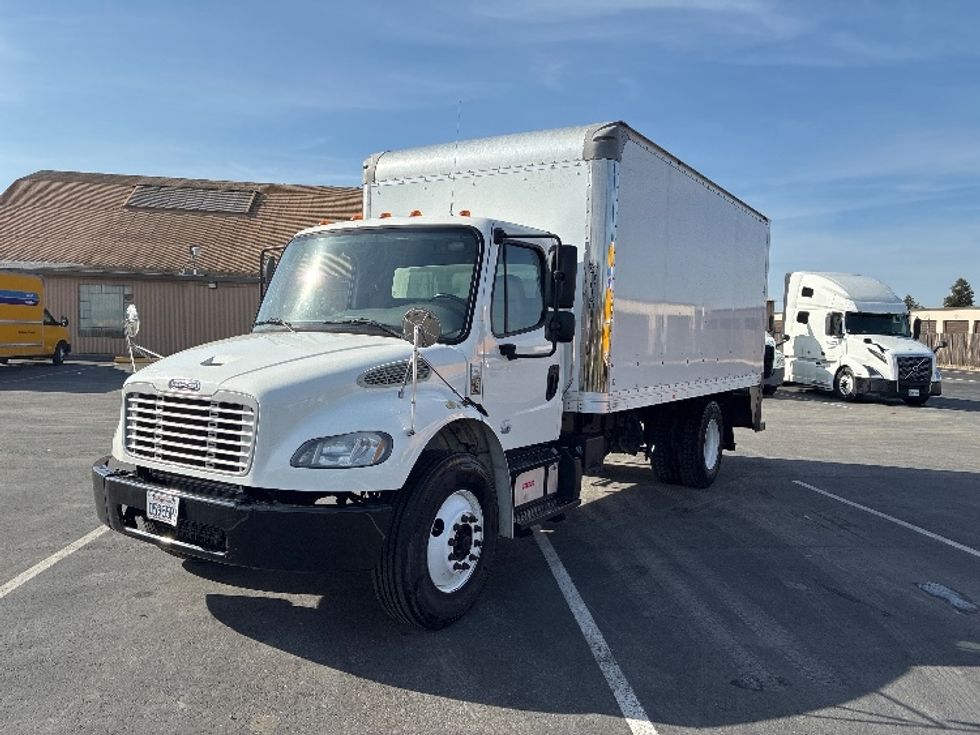 Medium Duty Box Truck-Light and Medium Duty Trucks-Freightliner-2019-M2-West Sacramento-CA-124,180\n\t\tmiles-$ 40,500 - Image 3