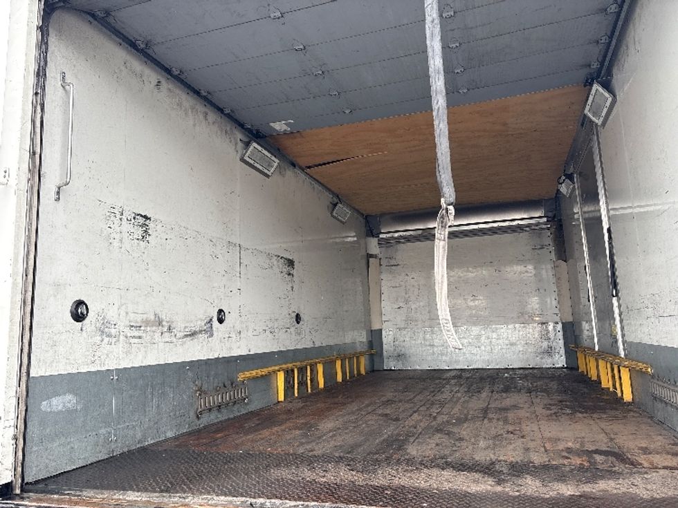 Medium Duty Box Truck-Light and Medium Duty Trucks-Freightliner-2019-M2-West Sacramento-CA-138,546\n\t\tmiles-$ 39,500 - Image 11