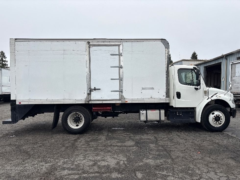 Medium Duty Box Truck-Light and Medium Duty Trucks-Freightliner-2019-M2-West Sacramento-CA-138,546\n\t\tmiles-$ 39,500 - Image 15