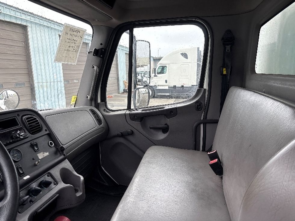 Medium Duty Box Truck-Light and Medium Duty Trucks-Freightliner-2019-M2-West Sacramento-CA-138,546\n\t\tmiles-$ 39,500 - Image 19
