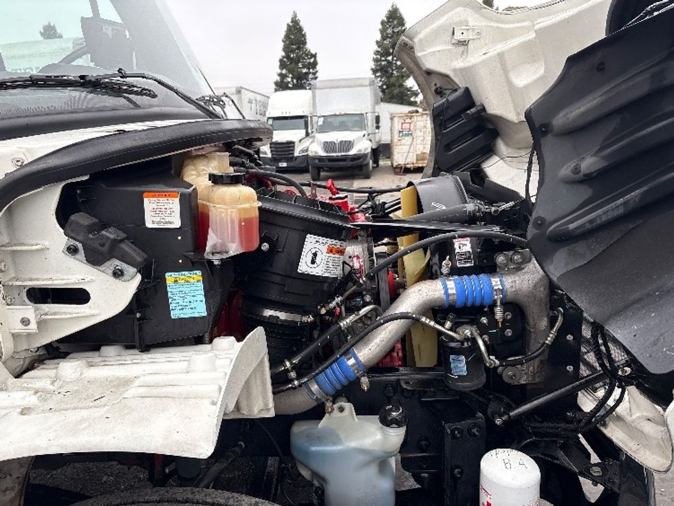 Medium Duty Box Truck-Light and Medium Duty Trucks-Freightliner-2019-M2-West Sacramento-CA-138,546\n\t\tmiles-$ 39,500 - Image 23