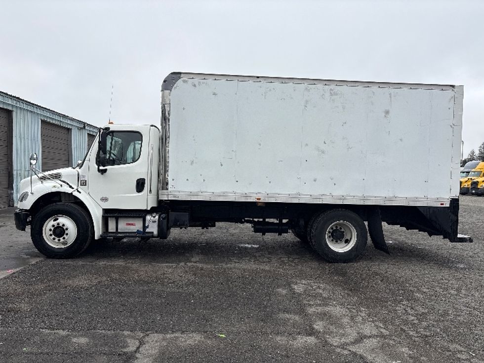 Medium Duty Box Truck-Light and Medium Duty Trucks-Freightliner-2019-M2-West Sacramento-CA-138,546\n\t\tmiles-$ 39,500 - Image 4