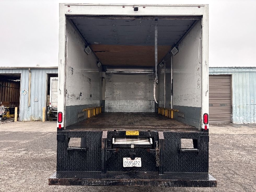 Medium Duty Box Truck-Light and Medium Duty Trucks-Freightliner-2019-M2-West Sacramento-CA-138,546\n\t\tmiles-$ 39,500 - Image 8
