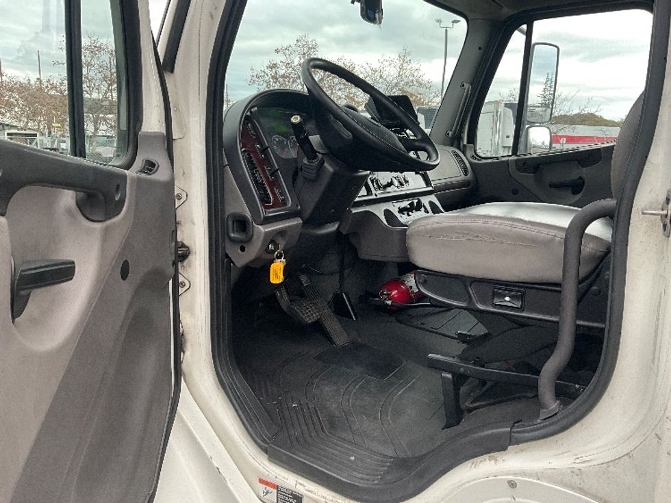 Medium Duty Box Truck-Light and Medium Duty Trucks-Freightliner-2019-M2-West Sacramento-CA-143,096\n\t\tmiles-$ 57,250 - Image 16