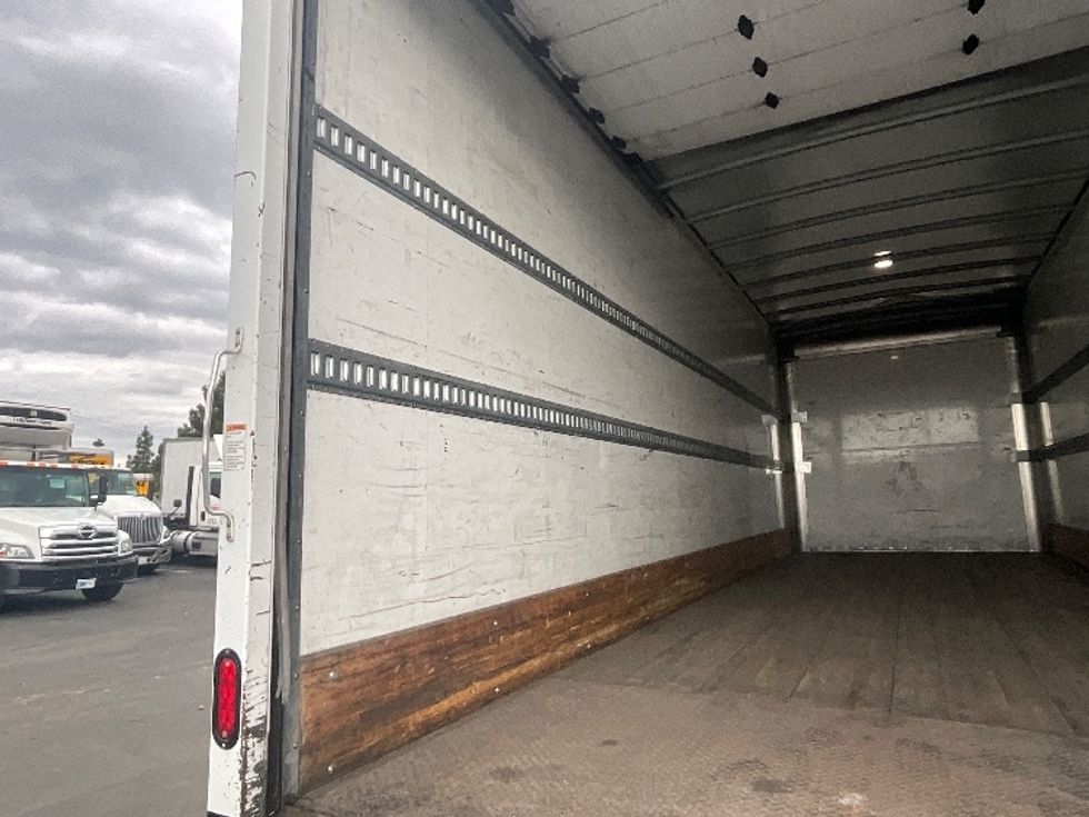 Medium Duty Box Truck-Light and Medium Duty Trucks-Freightliner-2019-M2-West Sacramento-CA-143,096\n\t\tmiles-$ 57,250 - Image 11