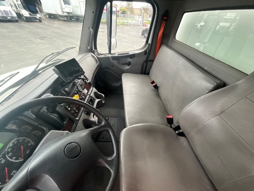 Medium Duty Box Truck-Light and Medium Duty Trucks-Freightliner-2019-M2-West Sacramento-CA-143,096\n\t\tmiles-$ 57,250 - Image 19