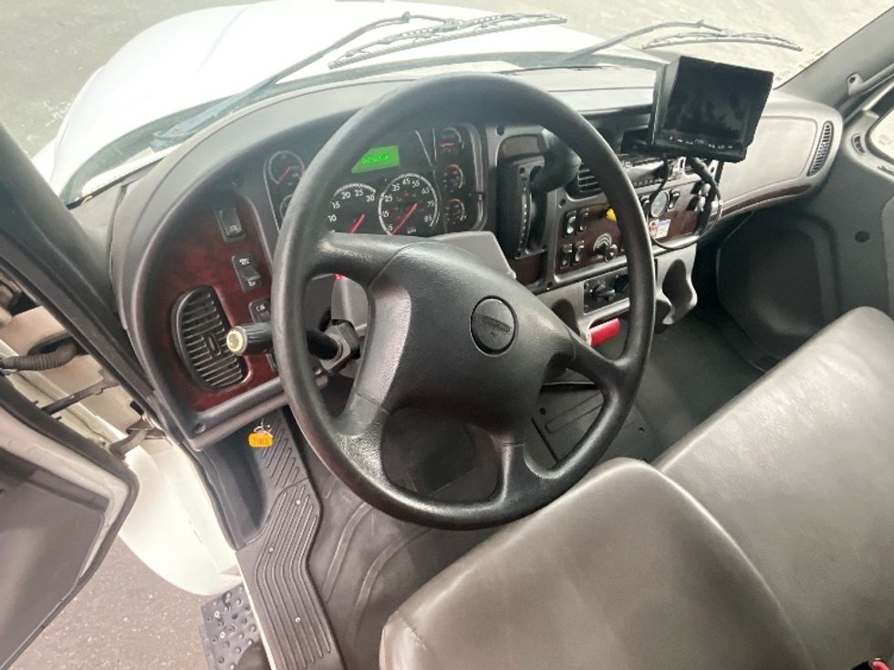 Medium Duty Box Truck-Light and Medium Duty Trucks-Freightliner-2019-M2-West Sacramento-CA-143,096\n\t\tmiles-$ 57,250 - Image 17