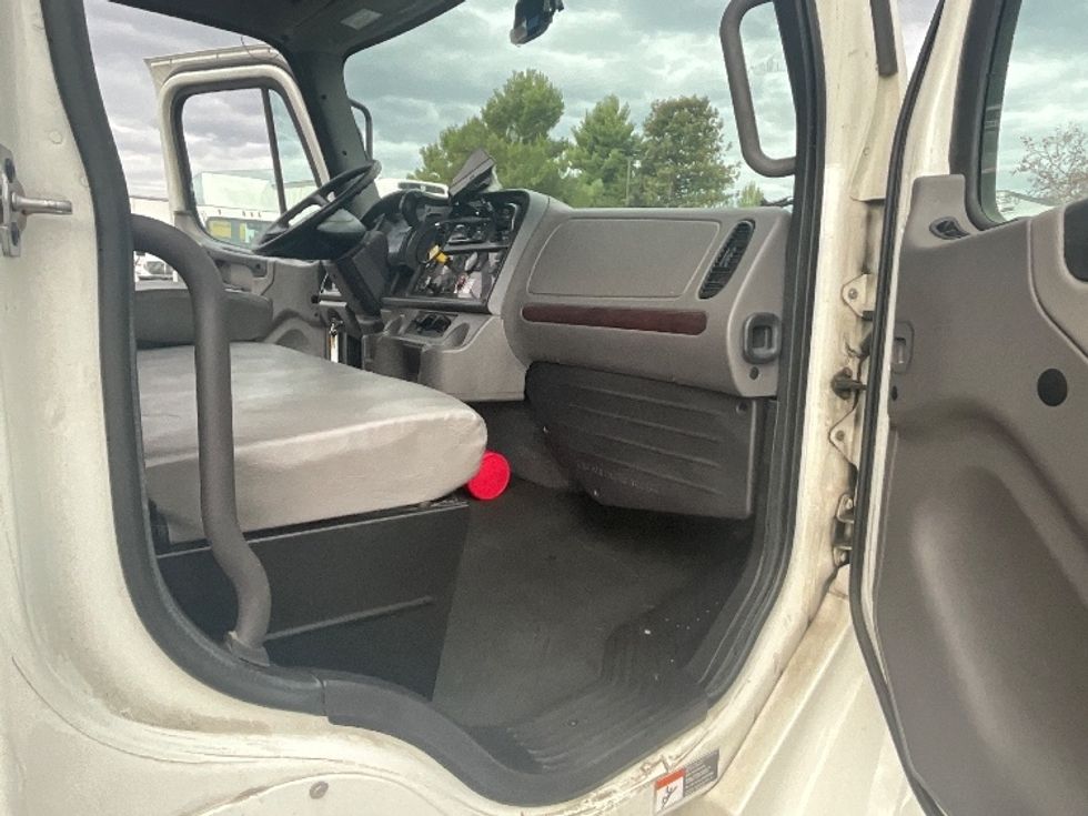 Medium Duty Box Truck-Light and Medium Duty Trucks-Freightliner-2019-M2-West Sacramento-CA-143,096\n\t\tmiles-$ 57,250 - Image 20