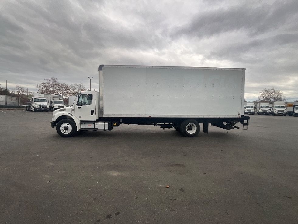 Medium Duty Box Truck-Light and Medium Duty Trucks-Freightliner-2019-M2-West Sacramento-CA-143,096\n\t\tmiles-$ 57,250 - Image 4