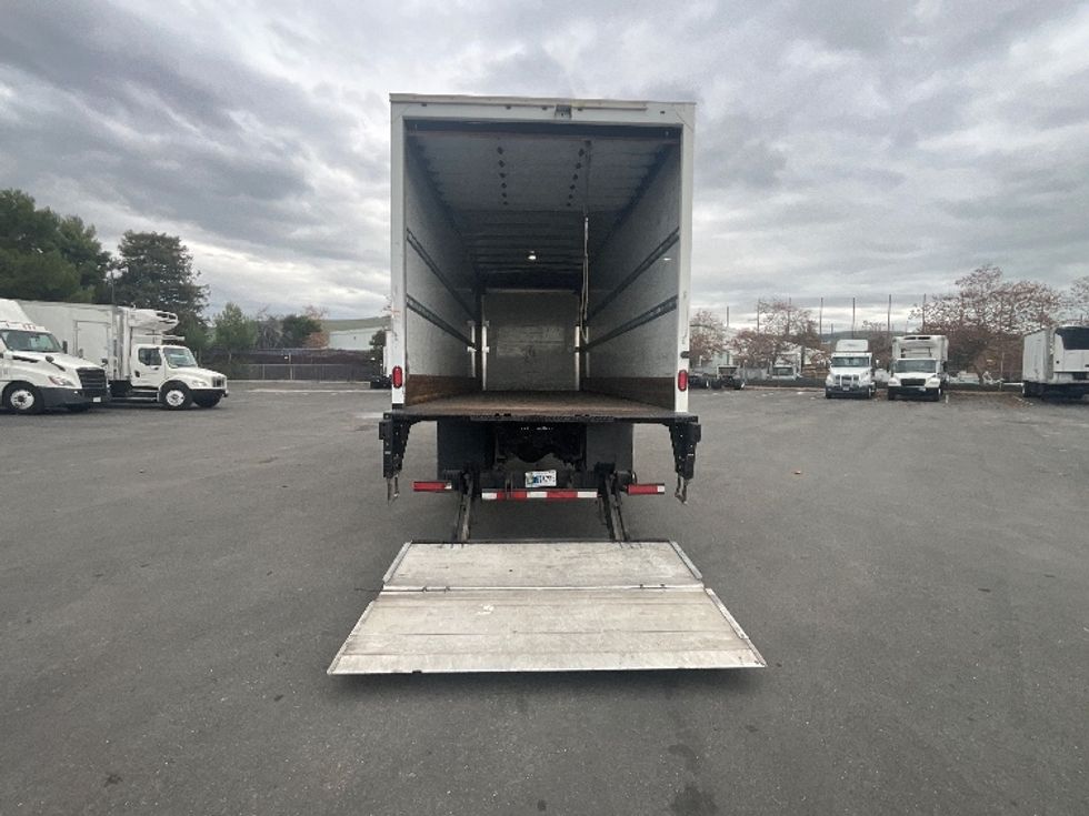 Medium Duty Box Truck-Light and Medium Duty Trucks-Freightliner-2019-M2-West Sacramento-CA-143,096\n\t\tmiles-$ 57,250 - Image 9