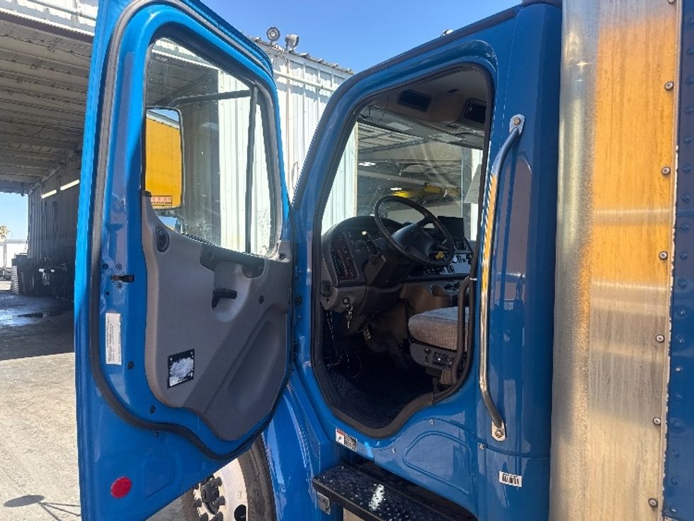 Medium Duty Box Truck-Light and Medium Duty Trucks-Freightliner-2019-M2-West Sacramento-CA-146,846\n\t\tmiles-$ 56,750 - Image 16