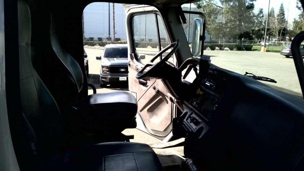 Medium Duty Box Truck-Light and Medium Duty Trucks-Freightliner-2019-M2-West Sacramento-CA-163,209\n\t\tmiles-$ 50,500 - Image 22