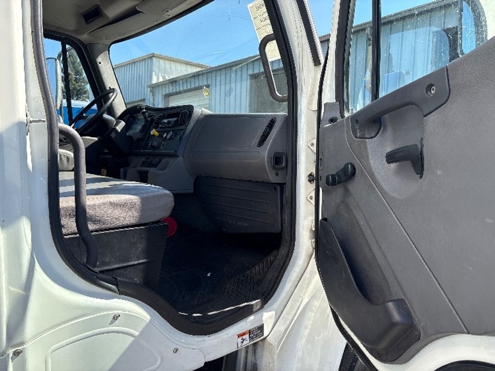Medium Duty Box Truck-Light and Medium Duty Trucks-Freightliner-2019-M2-West Sacramento-CA-187,848\n\t\tmiles-$ 45,750 - Image 20