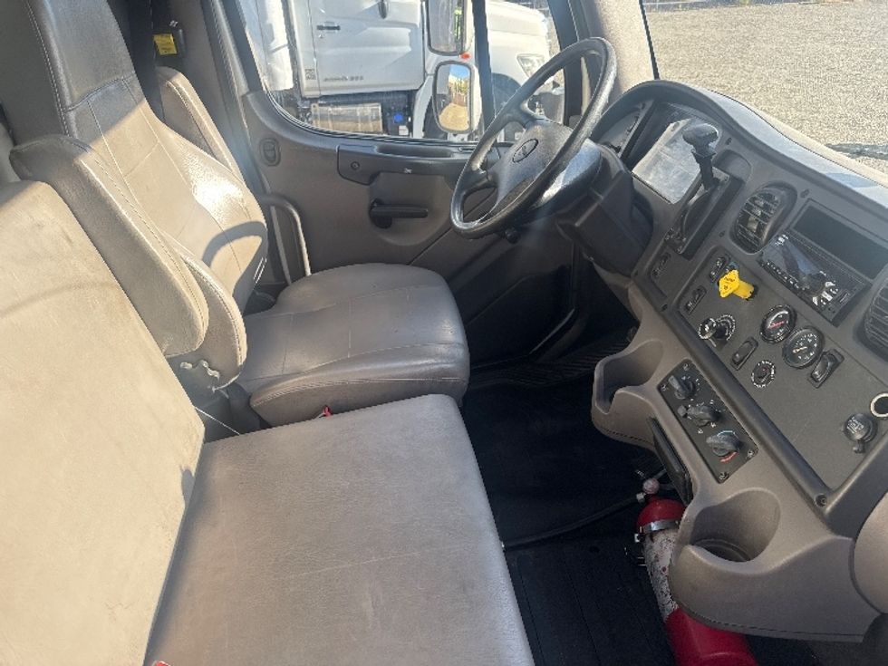 Medium Duty Box Truck-Light and Medium Duty Trucks-Freightliner-2019-M2-West Sacramento-CA-187,848\n\t\tmiles-$ 45,750 - Image 22