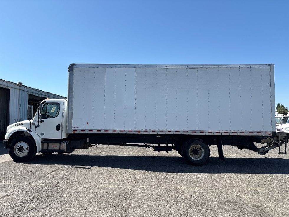 Medium Duty Box Truck-Light and Medium Duty Trucks-Freightliner-2019-M2-West Sacramento-CA-187,848\n\t\tmiles-$ 45,750 - Image 4