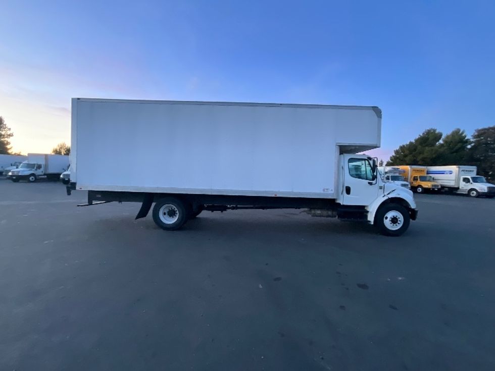 Medium Duty Box Truck-Light and Medium Duty Trucks-Freightliner-2019-M2-West Sacramento-CA-207,006\n\t\tmiles-$ 42,750 - Image 15