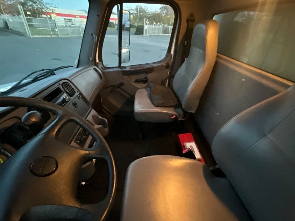 Medium Duty Box Truck-Light and Medium Duty Trucks-Freightliner-2019-M2-West Sacramento-CA-207,006\n\t\tmiles-$ 42,750 - Image 19