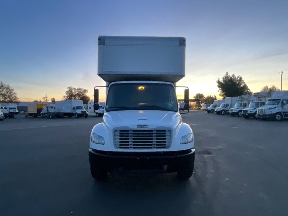 Medium Duty Box Truck-Light and Medium Duty Trucks-Freightliner-2019-M2-West Sacramento-CA-207,006\n\t\tmiles-$ 42,750 - Image 2