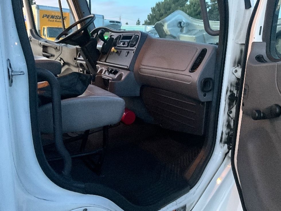 Medium Duty Box Truck-Light and Medium Duty Trucks-Freightliner-2019-M2-West Sacramento-CA-207,006\n\t\tmiles-$ 42,750 - Image 20