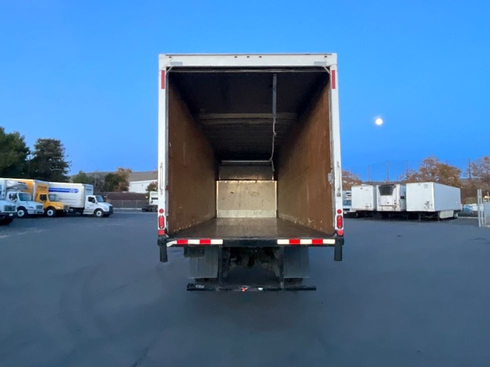 Medium Duty Box Truck-Light and Medium Duty Trucks-Freightliner-2019-M2-West Sacramento-CA-207,006\n\t\tmiles-$ 42,750 - Image 8