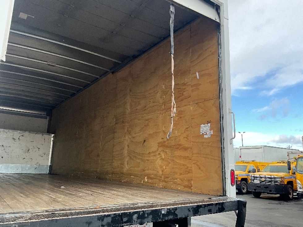 Medium Duty Box Truck-Light and Medium Duty Trucks-Freightliner-2019-M2-West Sacramento-CA-207,870\n\t\tmiles-$ 42,000 - Image 12