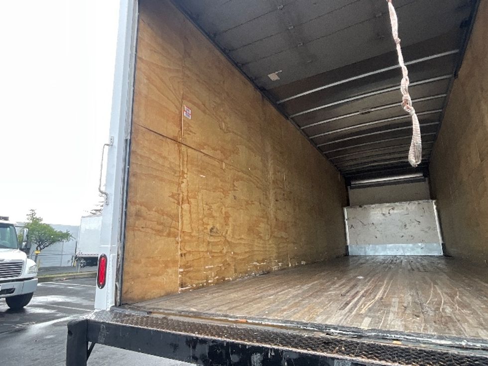 Medium Duty Box Truck-Light and Medium Duty Trucks-Freightliner-2019-M2-West Sacramento-CA-207,870\n\t\tmiles-$ 42,000 - Image 11