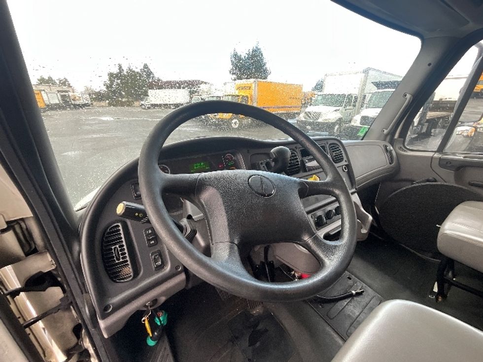 Medium Duty Box Truck-Light and Medium Duty Trucks-Freightliner-2019-M2-West Sacramento-CA-207,870\n\t\tmiles-$ 42,000 - Image 17