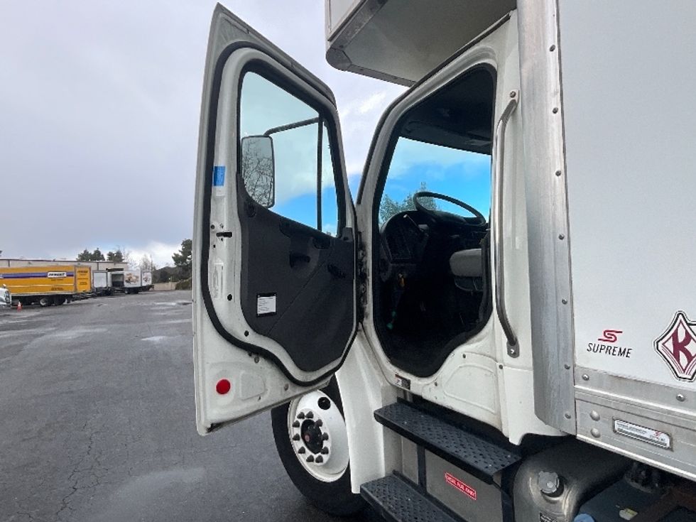 Medium Duty Box Truck-Light and Medium Duty Trucks-Freightliner-2019-M2-West Sacramento-CA-207,870\n\t\tmiles-$ 42,000 - Image 16